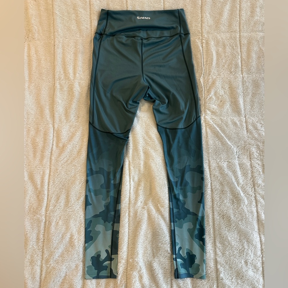 Simms Green Camo Leggings Size Medium - Picture 2 of 7